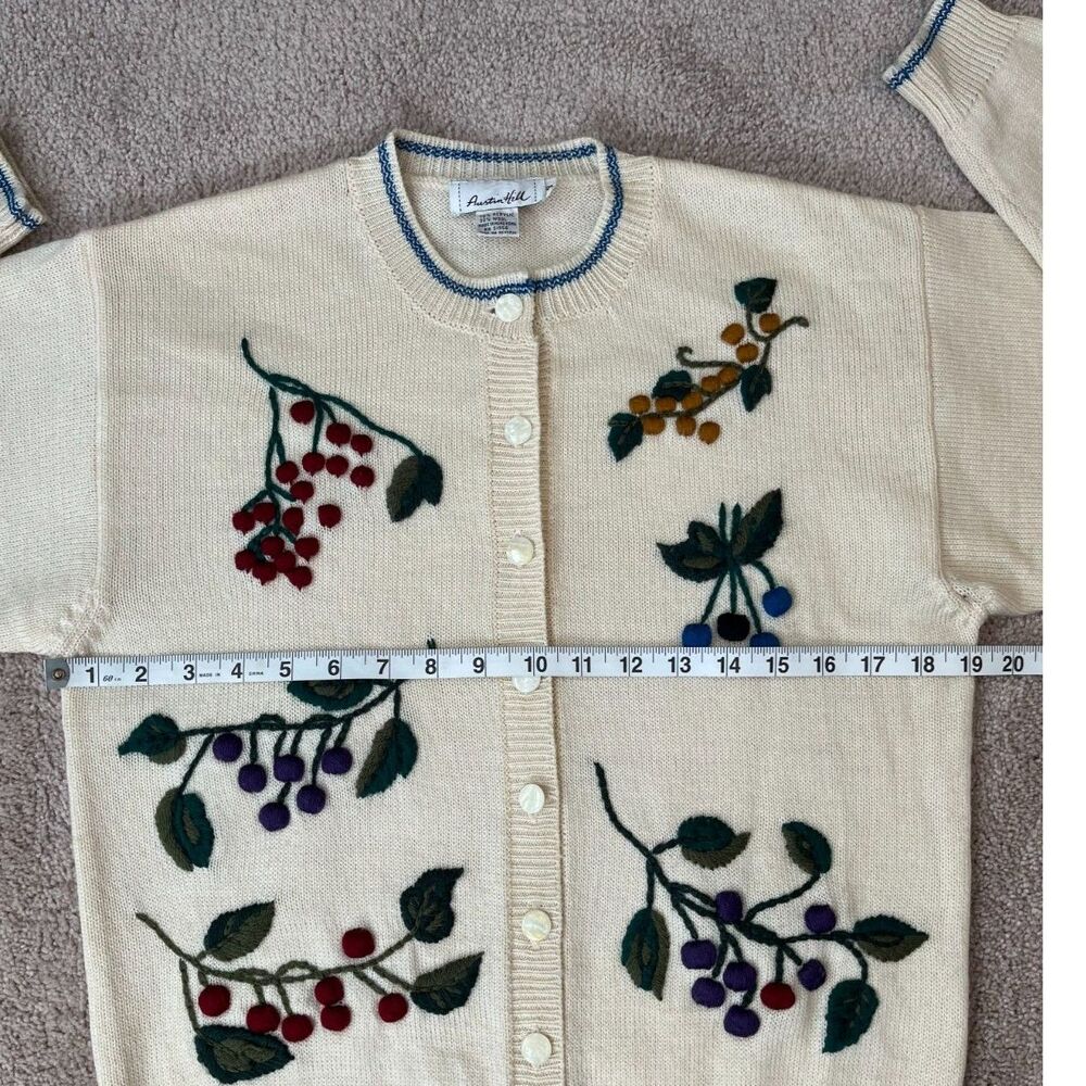 Vintage Austin Hill Embroidered Cream Cardigan Sweater Wool Blend Size Small - Picture 7 of 9